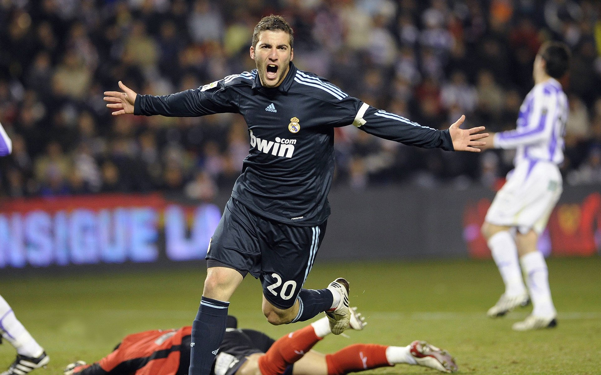 星空体育-中乙联赛引入本地解说员培养提升区域话语权，中乙球队招人